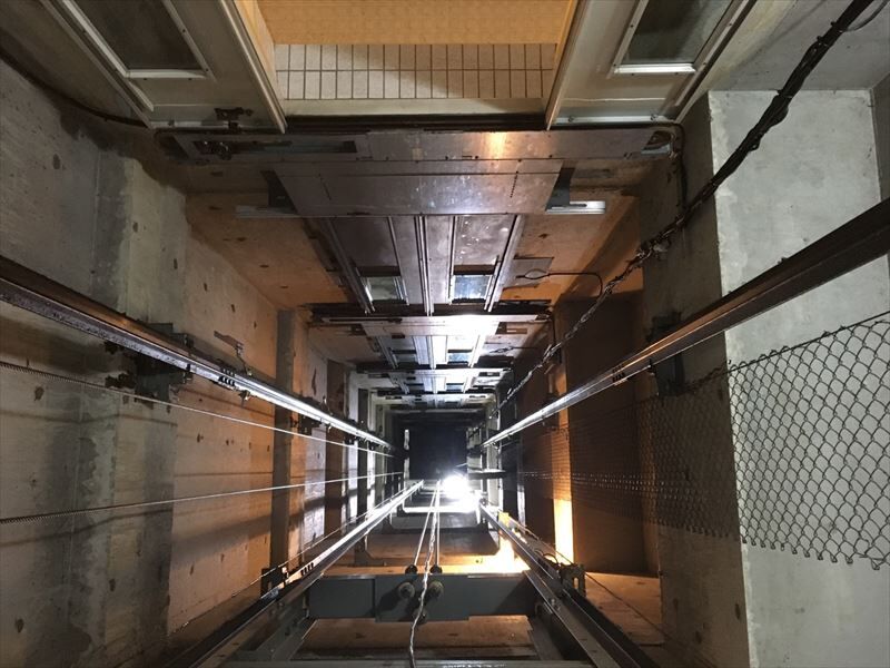 エレベーター工事の様子