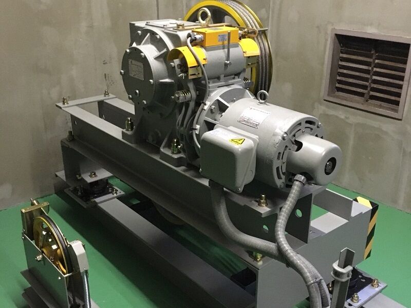 エレベーター工事の様子